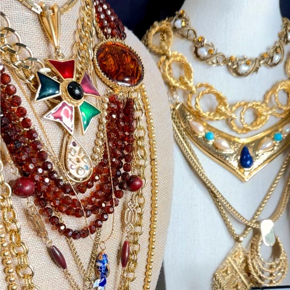 WEDNESDAY 5-28 Vintage Jewelry - Picture 2 of 11